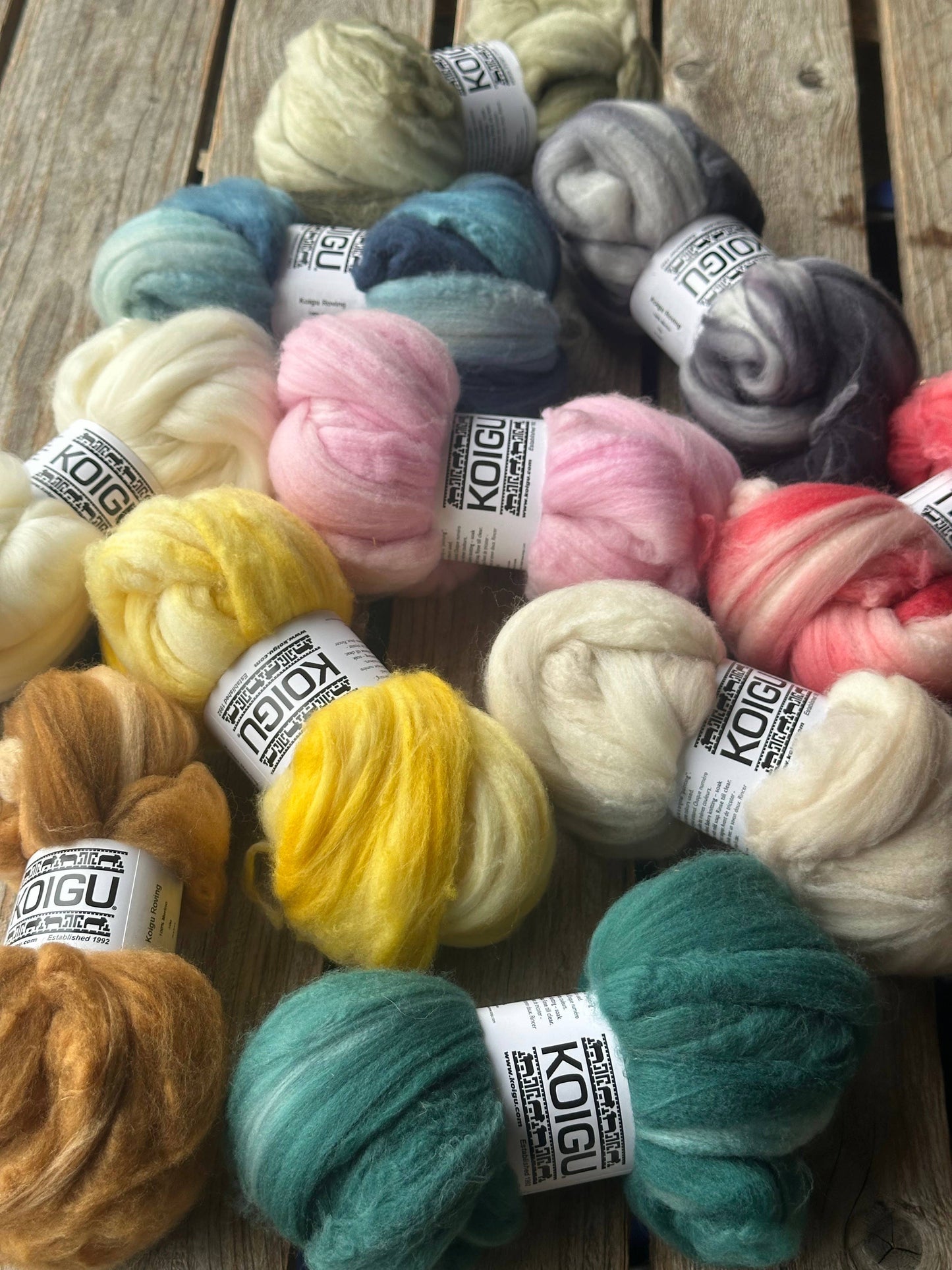 🇨🇦 Koigu Merino Wool Roving 50g (Assorted Colours)